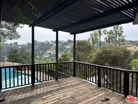 2887 Hollyridge Dr, Los Angeles, CA 90068