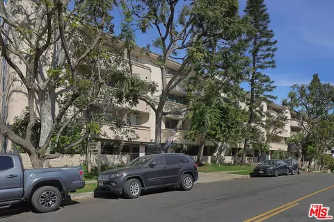 11645 Montana Ave #215, Los Angeles, CA 90049