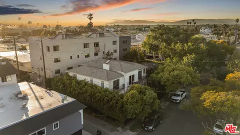 3943 Wade St, Los Angeles, CA 90066
