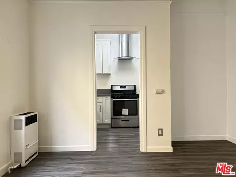 Living - 444 Chestnut Ave, Long Beach, CA 90802 photo 3 of 7
