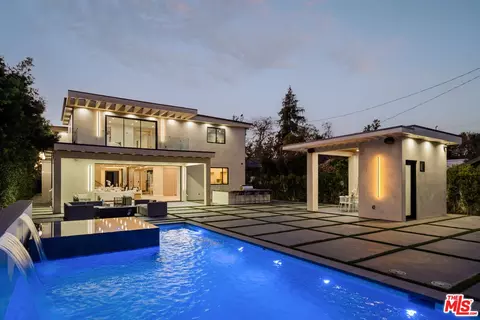 4528 Matilija Ave, Sherman Oaks, CA 91423