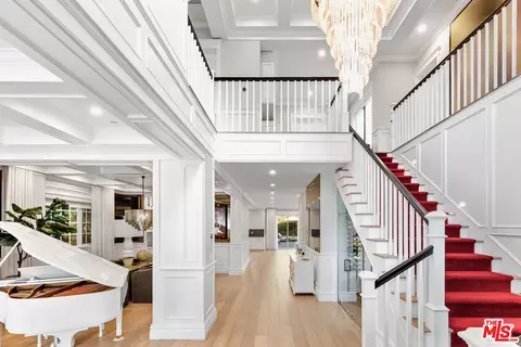 5000 Petit Ave, Encino, CA 91436