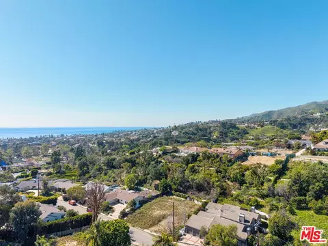 1109 Maroney Ln, Pacific Palisades, CA 90272