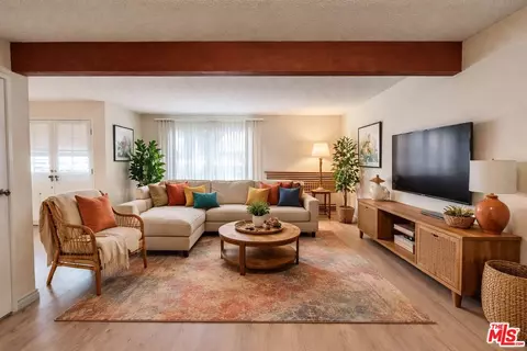 21 Northwoods Ln, La Crescenta, CA 91214
