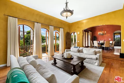 2604 Rutherford Dr, Los Angeles, CA 90068