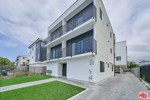 603 W 41st Pl, Los Angeles, CA 90037
