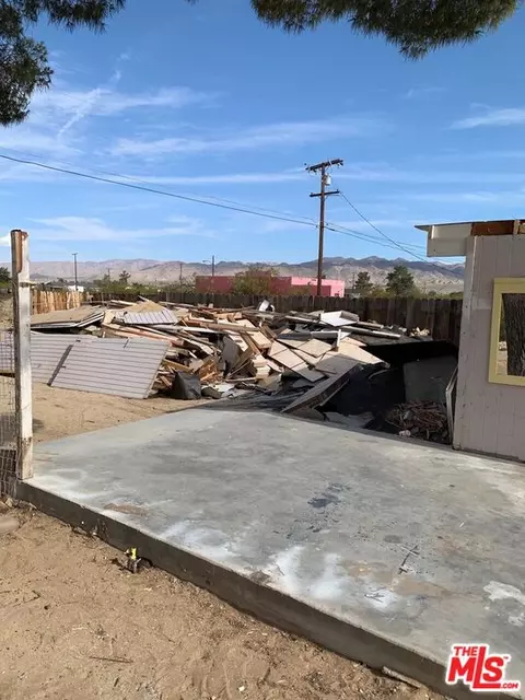 Exterior - 5059 1st St, Joshua Tree, CA 92252 photo 5 of 5