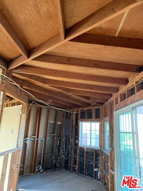 Entry Way - 5059 1st St, Joshua Tree, CA 92252 photo 2 of 5