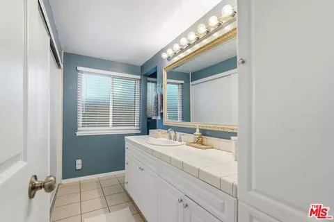 Bath - 1954 Claudia Ave, Simi Valley, CA 93065 photo 2 of 3