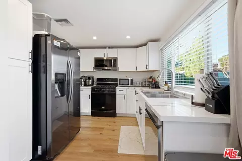 Kitchen - 1954 Claudia Ave, Simi Valley, CA 93065 photo 1 of 2