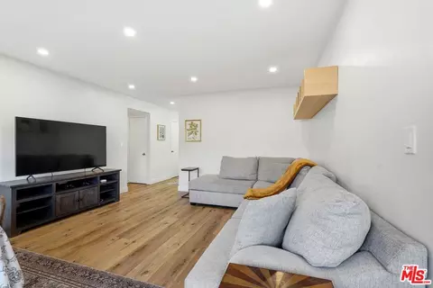 Living - 1954 Claudia Ave, Simi Valley, CA 93065 photo 1 of 2