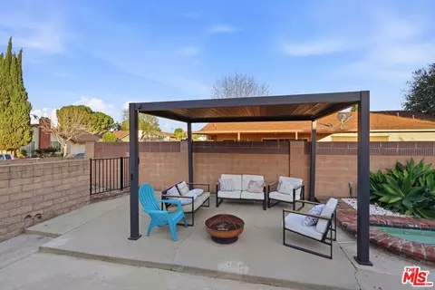 Exterior - 1954 Claudia Ave, Simi Valley, CA 93065 photo 4 of 8