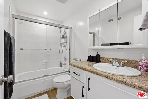 Bath - 1954 Claudia Ave, Simi Valley, CA 93065 photo 1 of 3