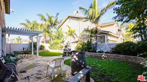 Exterior - 2919 Naples Dr, Oxnard, CA 93035 photo 2 of 5
