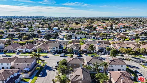 View/Area - 2919 Naples Dr, Oxnard, CA 93035 photo 3 of 5
