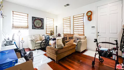Living - 2919 Naples Dr, Oxnard, CA 93035 photo 1 of 1