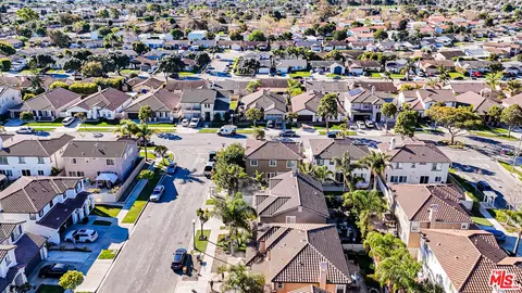 View/Area - 2919 Naples Dr, Oxnard, CA 93035 photo 4 of 5