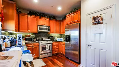 Kitchen - 2919 Naples Dr, Oxnard, CA 93035 photo 2 of 4