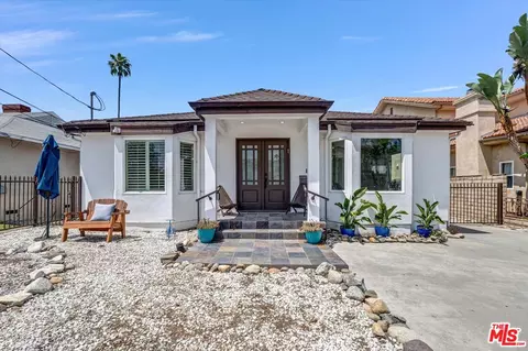 15147 Otsego St, Sherman Oaks, CA 91403