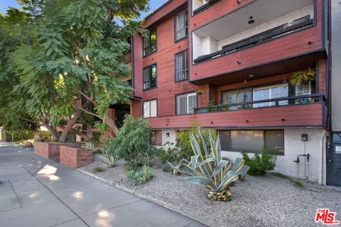 4425 Whitsett Ave #218, Studio City, CA 91604