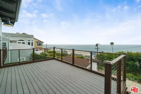 7325 Rindge Ave, Playa Del Rey, CA 90293