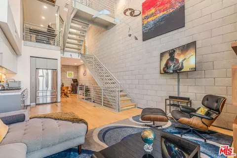 3450 Cahuenga Blvd #412, Los Angeles, CA 90068