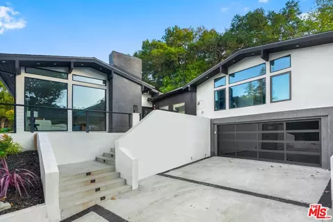 3873 Royal Woods Dr, Sherman Oaks, CA 91403