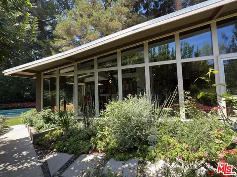 8581 Appian Way, Los Angeles, CA 90046