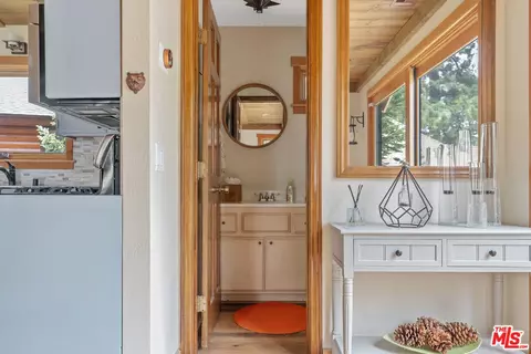 Entry Way - 793 Rayo Ln, Big Bear Lake, CA 92315 photo 2 of 4