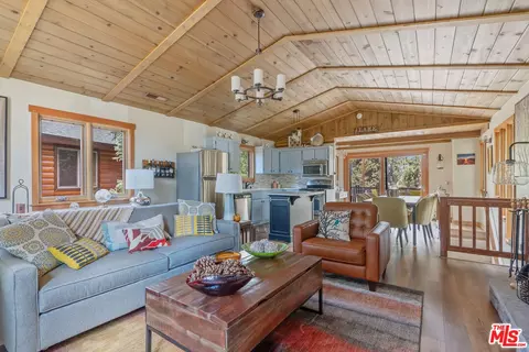 Living - 793 Rayo Ln, Big Bear Lake, CA 92315 photo 3 of 3