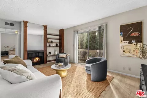 5437 Corteen Pl #212, Valley Village, CA 91607