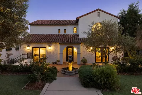 4426 Cromwell Ave, Los Angeles, CA 90027