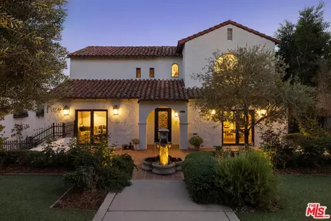 4426 Cromwell Ave, Los Angeles, CA 90027