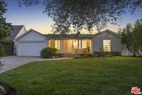 11814 Hesby St, Valley Village, CA 91607