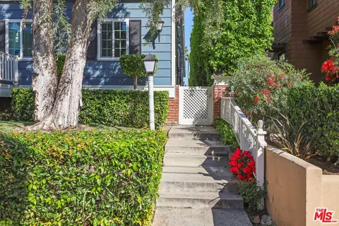 478 S Madison Ave #2, Pasadena, CA 91101 photo 4