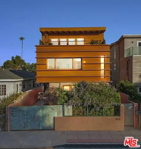 812 Brooks Ave, Venice, CA 90291