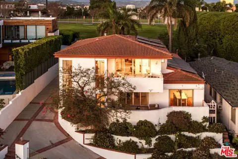 905 Berkeley St, Santa Monica, CA 90403