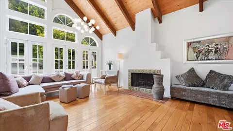 9856 Portola Dr, Beverly Hills, CA 90210