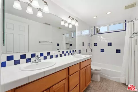 1983 Oracle Ct, Newbury Park, CA 91320