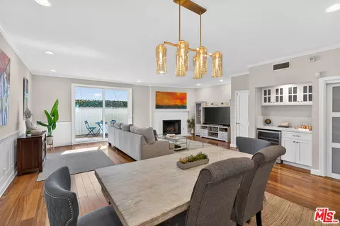 928 11th St #2, Santa Monica, CA 90403