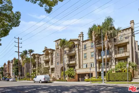10715 Camarillo St #307, North Hollywood, CA 91602