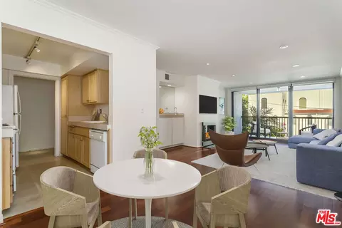 906 N Doheny Dr #219, West Hollywood, CA 90069