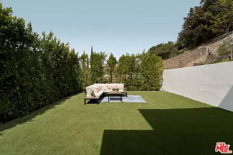 350 Mount Carmel Dr, Glendale, CA 91206 photo 25