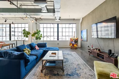 315 E 8th St #801, Los Angeles, CA 90014