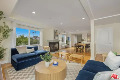 10417 Louisiana Ave #PH4, Los Angeles, CA 90025