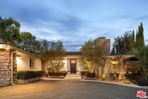 5117 Lubao Ave, Woodland Hills, CA 91364