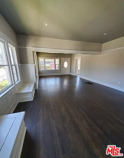 Living - 1545 E 4th St, Long Beach, CA 90802 photo 2 of 2