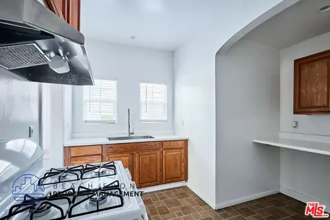 Kitchen - 1545 E 4th St, Long Beach, CA 90802 photo 1 of 4