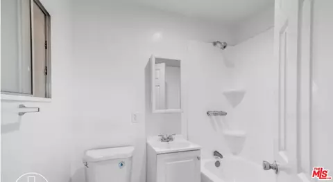 Bath - 1545 E 4th St, Long Beach, CA 90802 photo 1 of 4