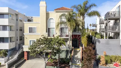 6925 Kittyhawk Ave, Los Angeles, CA 90045